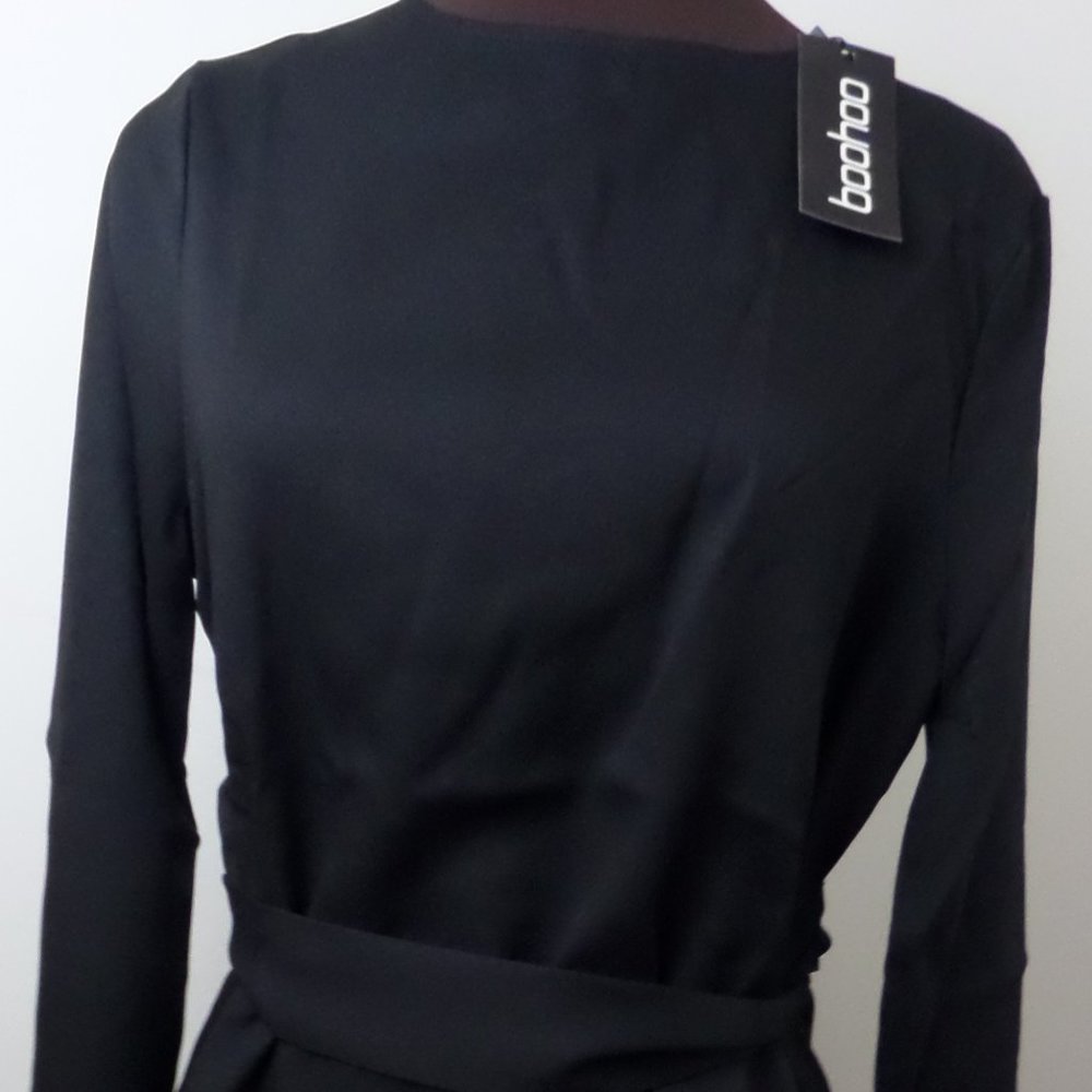 Boohoo Slash Neck Tie Waist Blouse Black US4 NWTag